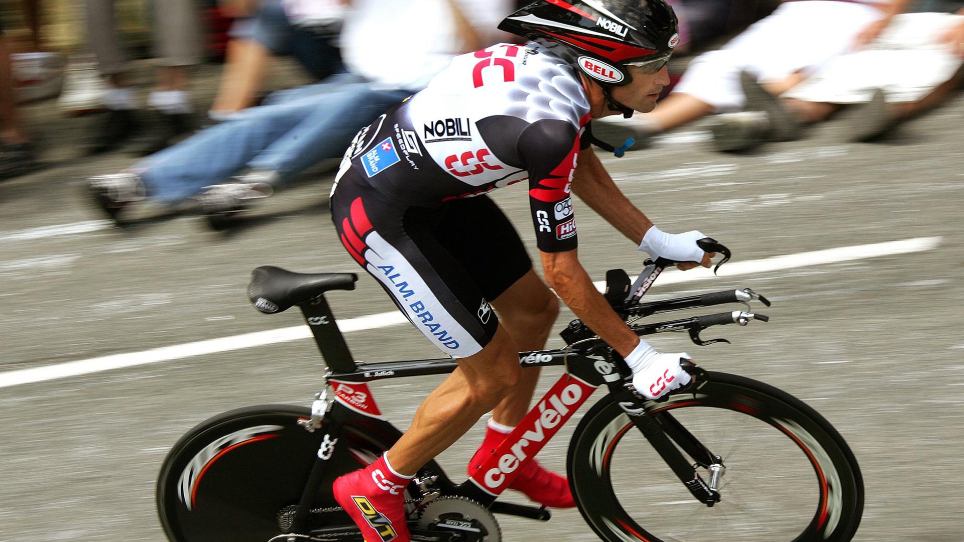 哈兰德在高强度比赛中的数据表现持续优异，哈兰德效力于哪个俱乐部